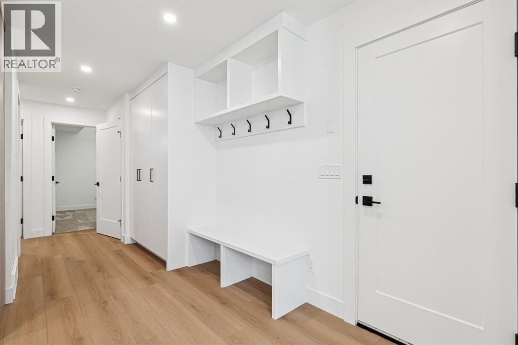 530 51 Avenue SW - 32