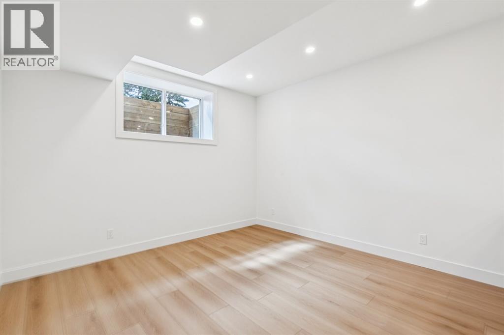 530 51 Avenue SW - 34