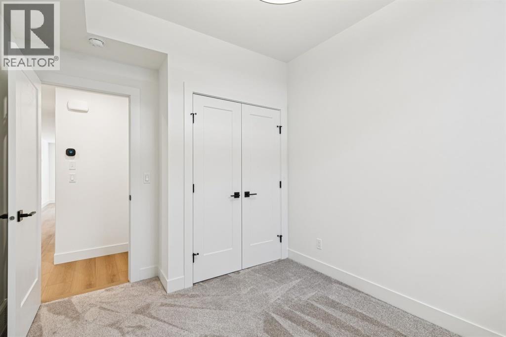 530 51 Avenue SW - 37