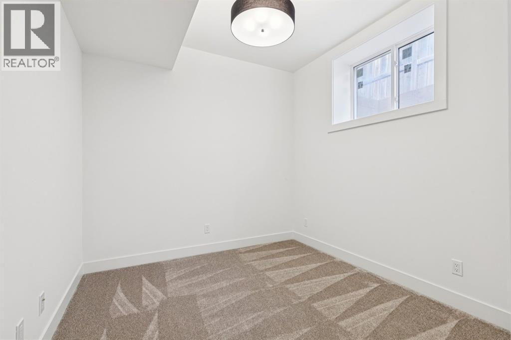 530 51 Avenue SW - 38