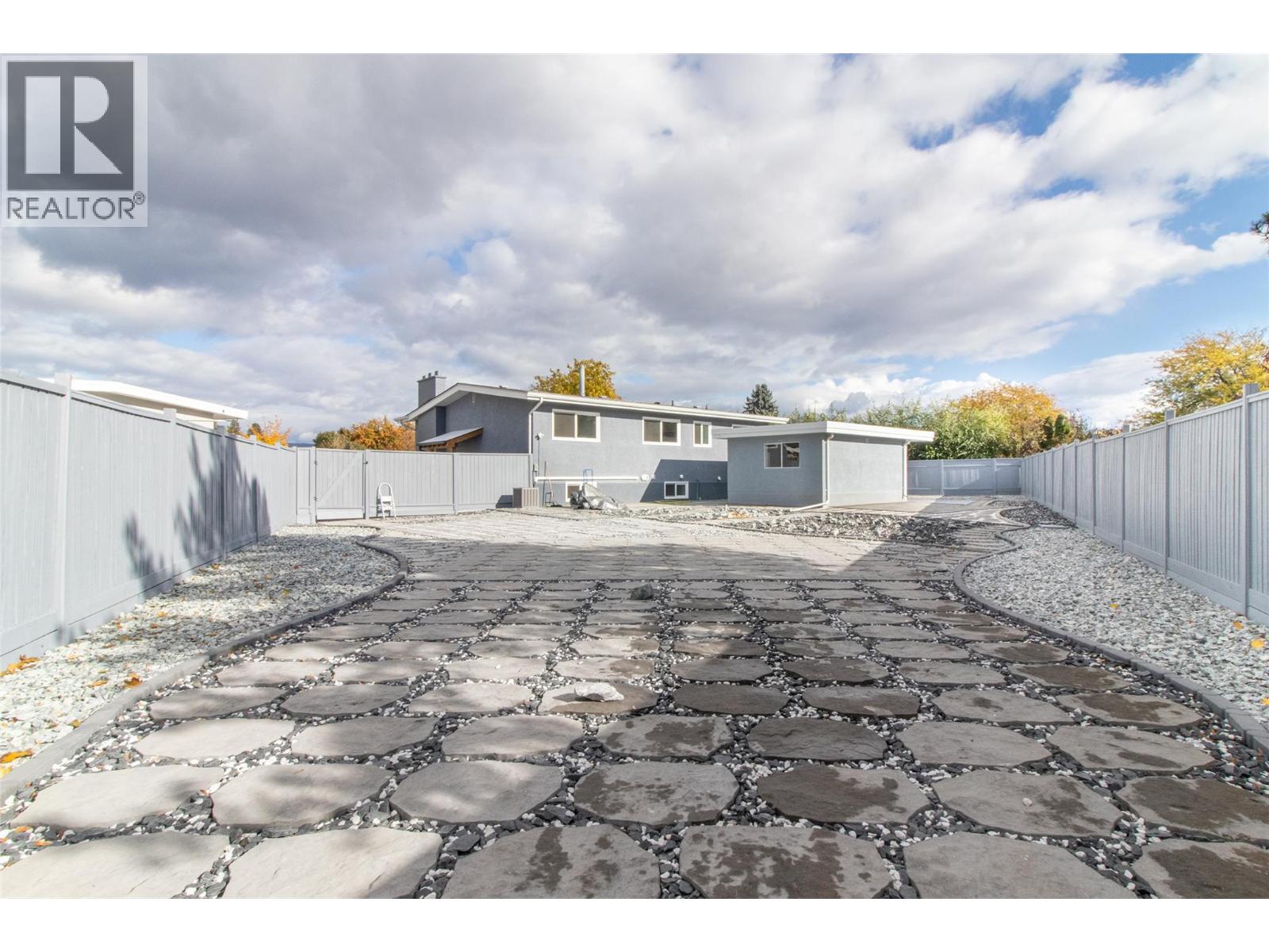  1352 Alder Court, Kelowna
