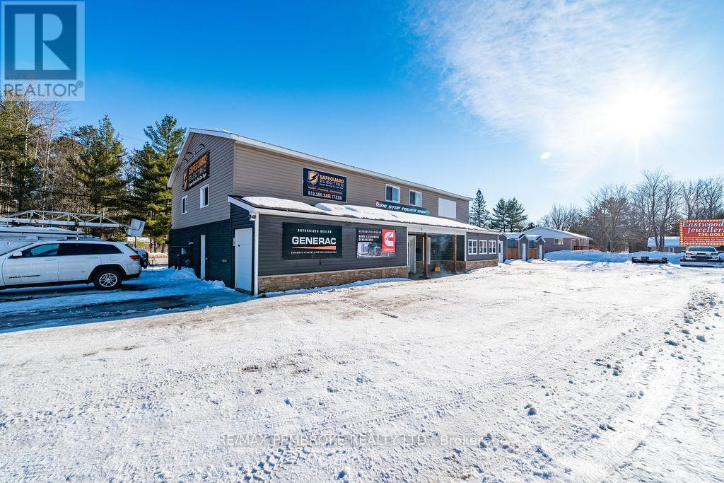 Studio for Rent in Ottawa – A – 2551 PETAWAWA BOULEVARD, Ottawa – By Peter Sagos - Image 15