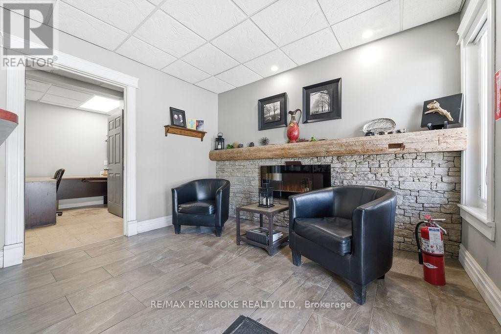 Studio for Rent in Ottawa – A – 2551 PETAWAWA BOULEVARD, Ottawa – By Peter Sagos - Image 12