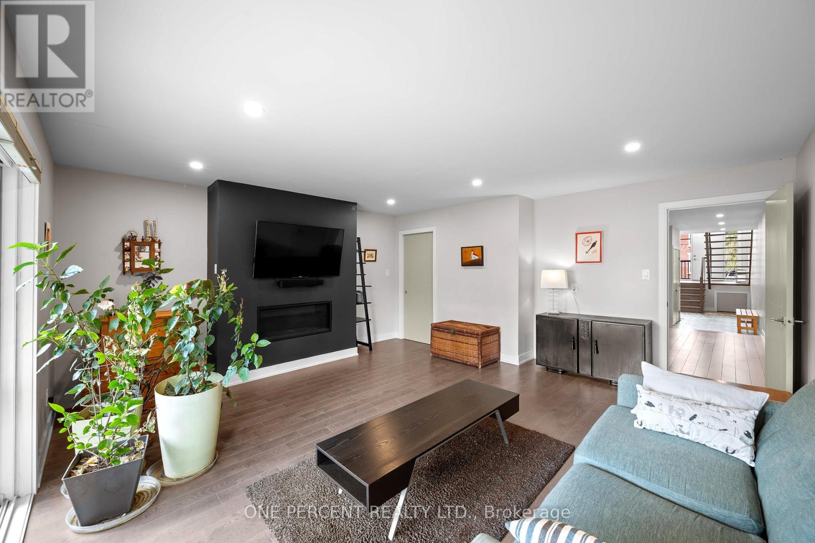2 Bed, 4 Bath House for Sale in Ottawa – 91 HAMILTON AVENUE N, Ottawa – MLS# X13124806 - Image 37