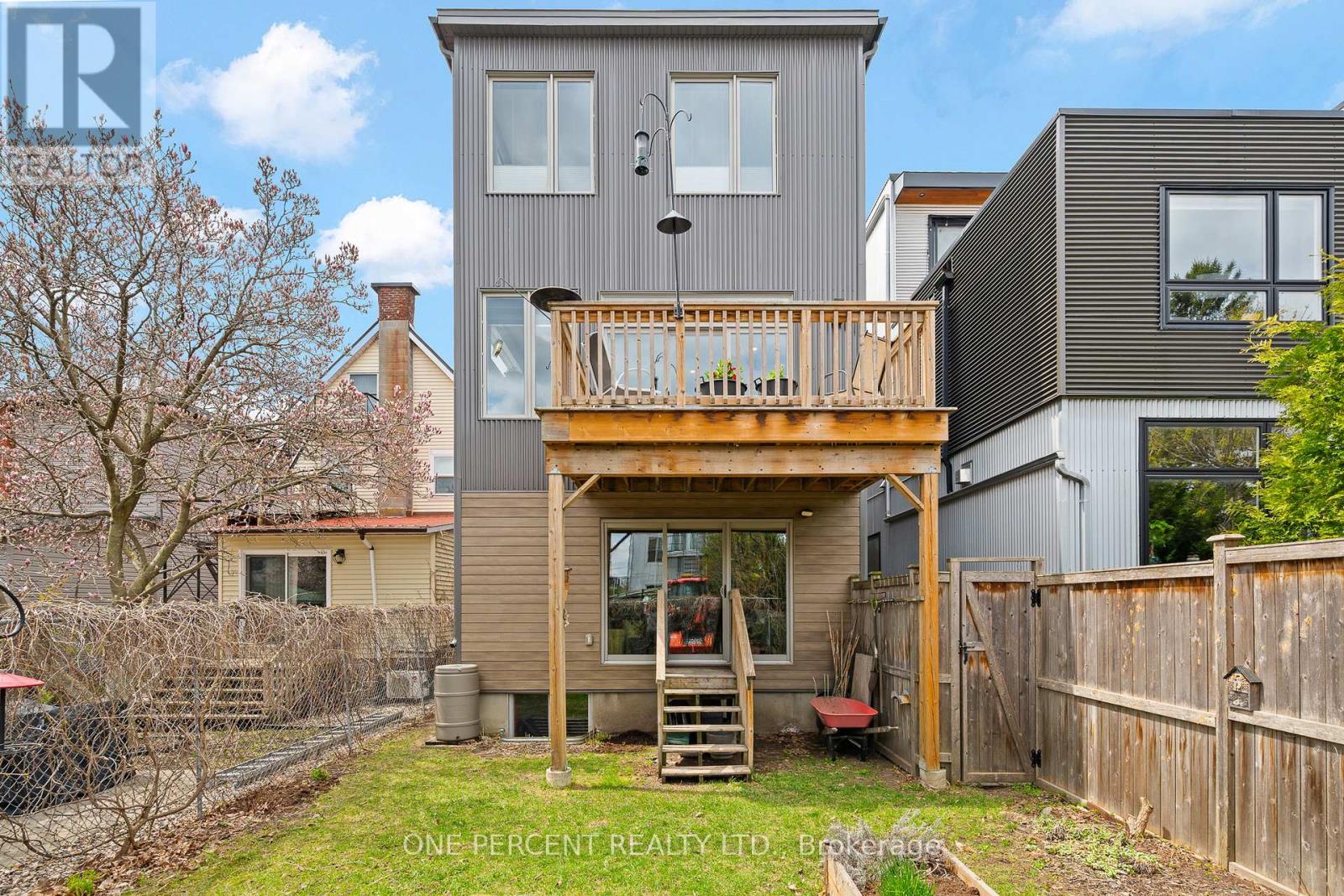 2 Bed, 4 Bath House for Sale in Ottawa – 91 HAMILTON AVENUE N, Ottawa – MLS# X13124806 - Image 40