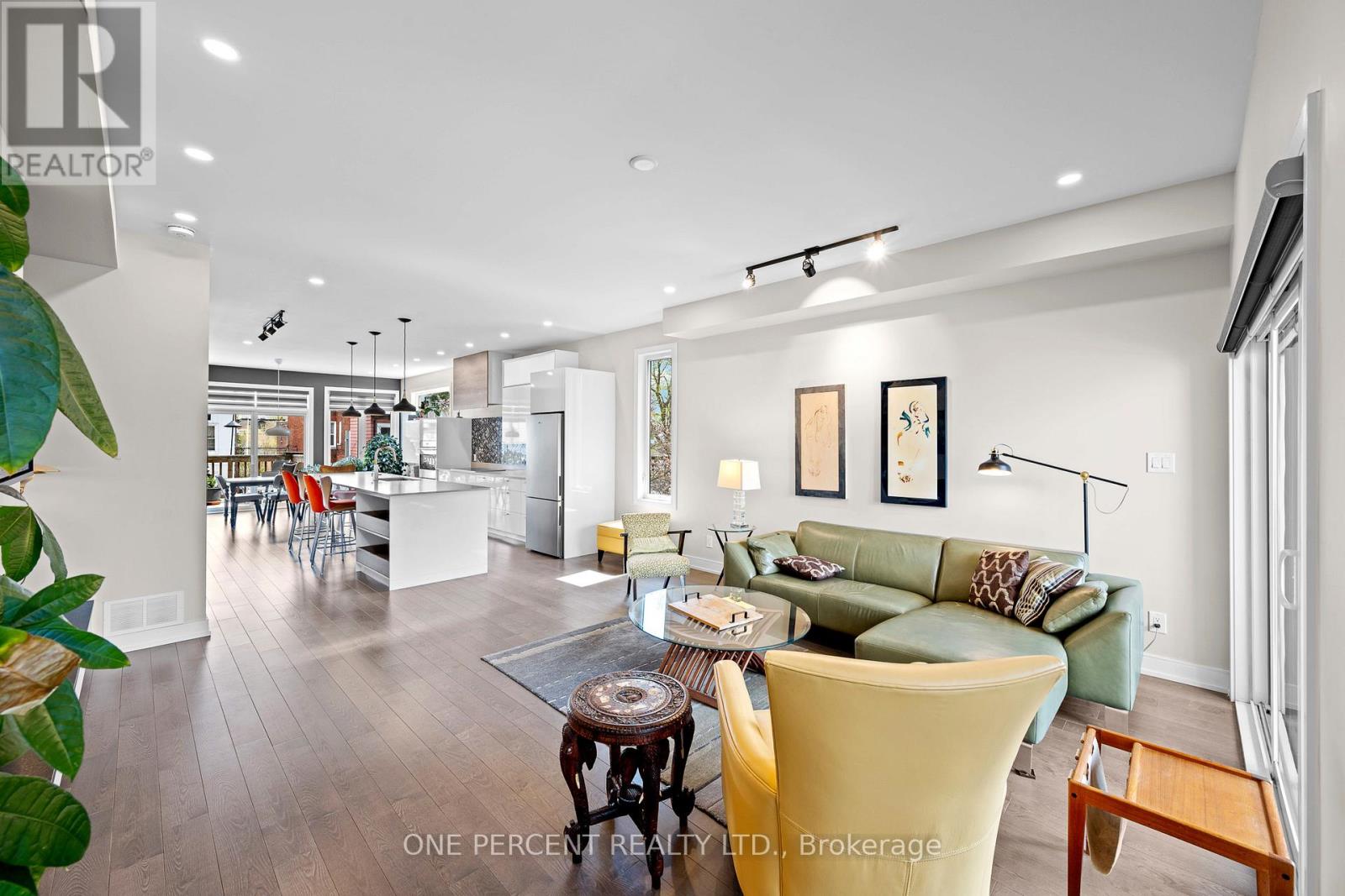 91 HAMILTON AVENUE N - 5