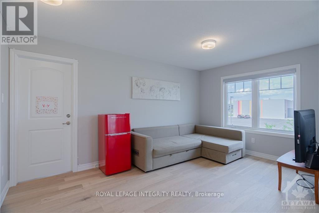 3 Bed, 3 Bath House for Rent in Ottawa – 701 BRITTANIC ROAD, Ottawa – MLS# X13124918 - Image 16