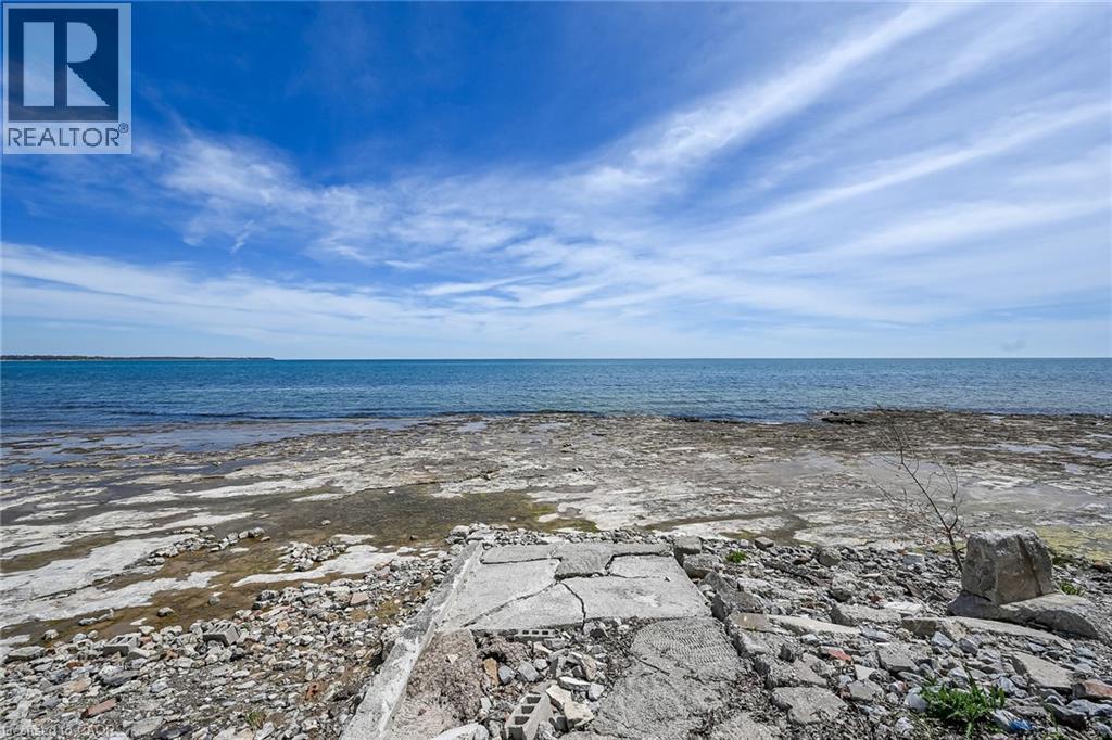 2785 LAKESHORE Road - 4