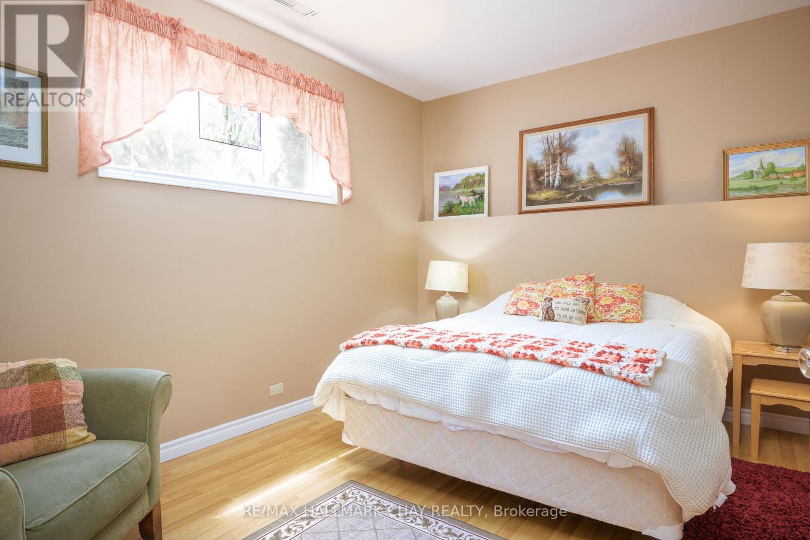 15 OAKTREE COURT - 20