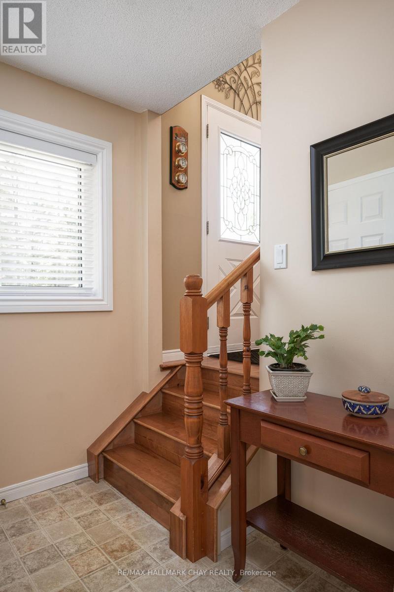 15 OAKTREE COURT - 22