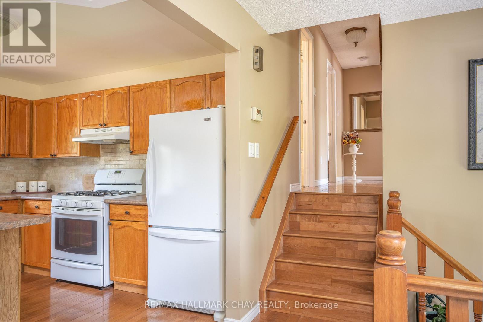15 OAKTREE COURT - 30