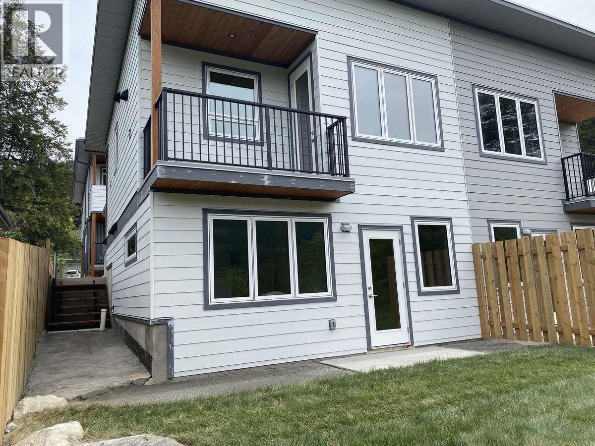 #A 2224 Falls Street - 40