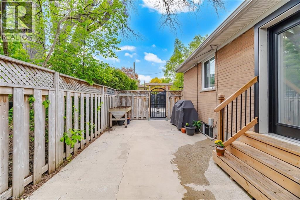 1376 ROYAL Drive - 21