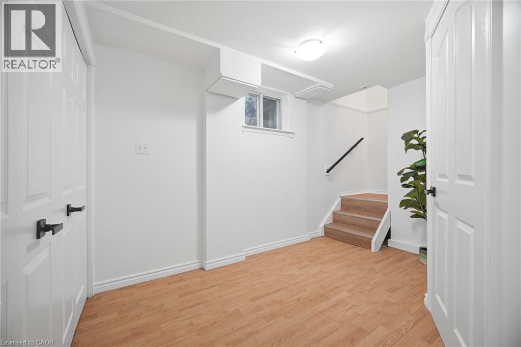 1376 ROYAL Drive - 32