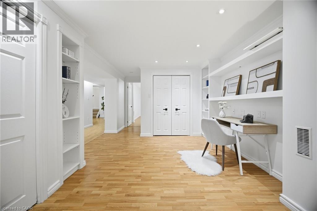1376 ROYAL Drive - 33