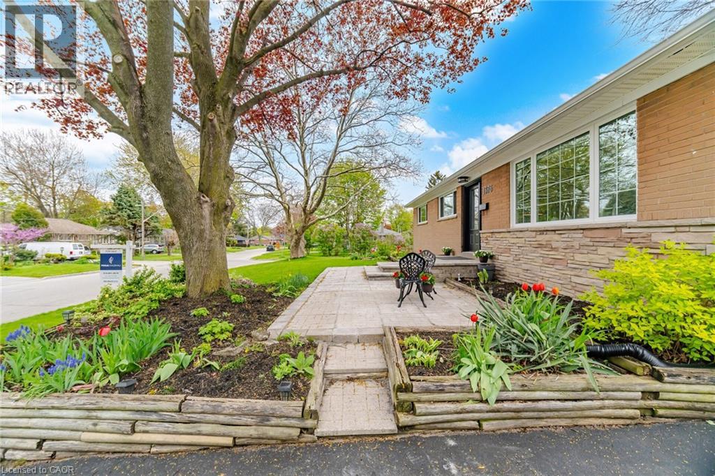 1376 ROYAL Drive - 4