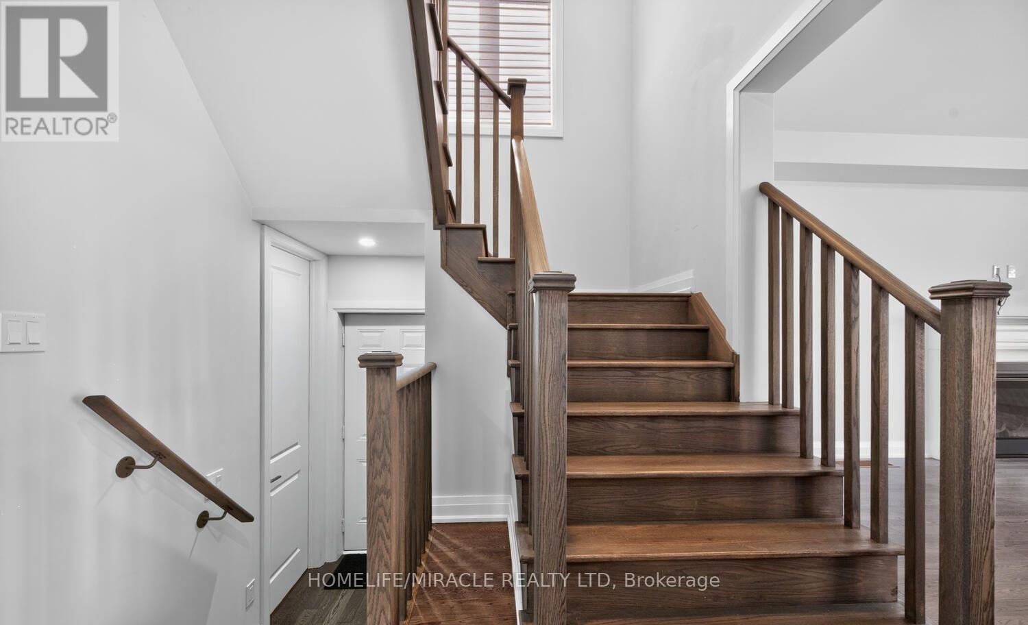 1032 EDINBURGH DRIVE - 25