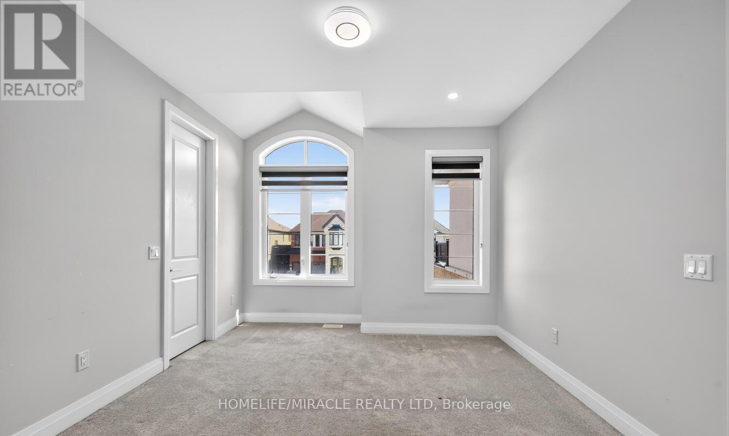 1032 EDINBURGH DRIVE - 35