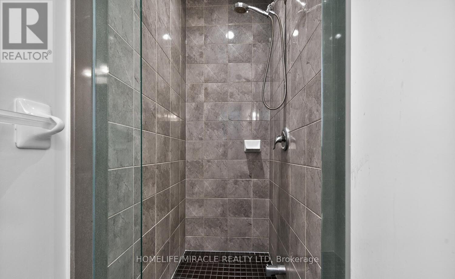 1032 EDINBURGH DRIVE - 45