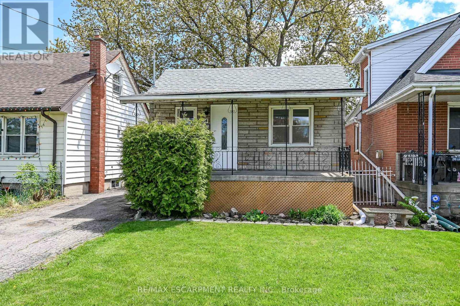 584 WATERLOO STREET - 1