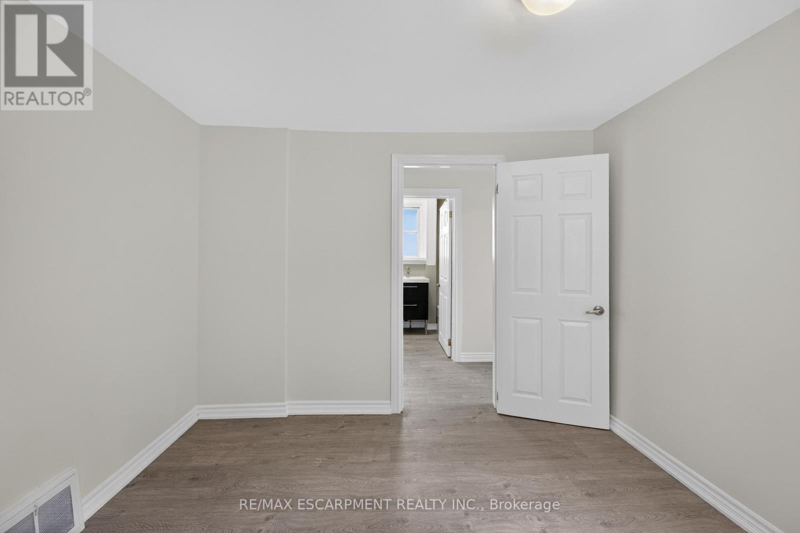584 WATERLOO STREET - 16