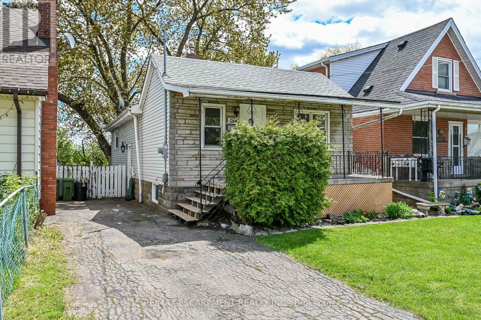584 WATERLOO STREET - 2
