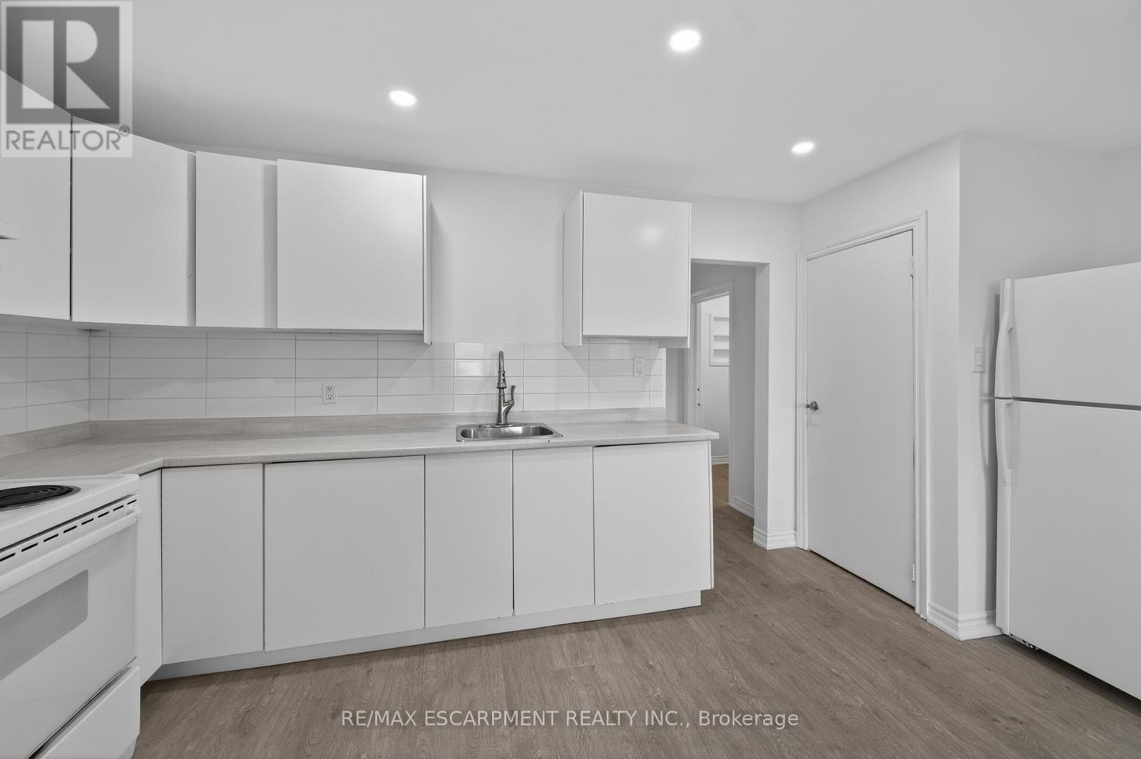 584 WATERLOO STREET - 23
