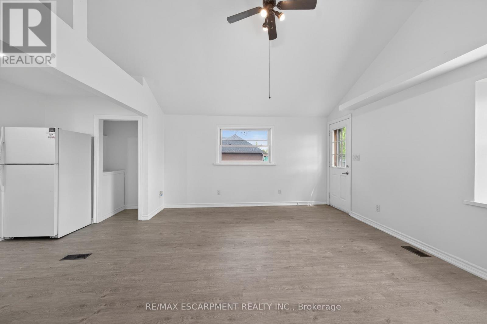 584 WATERLOO STREET - 27