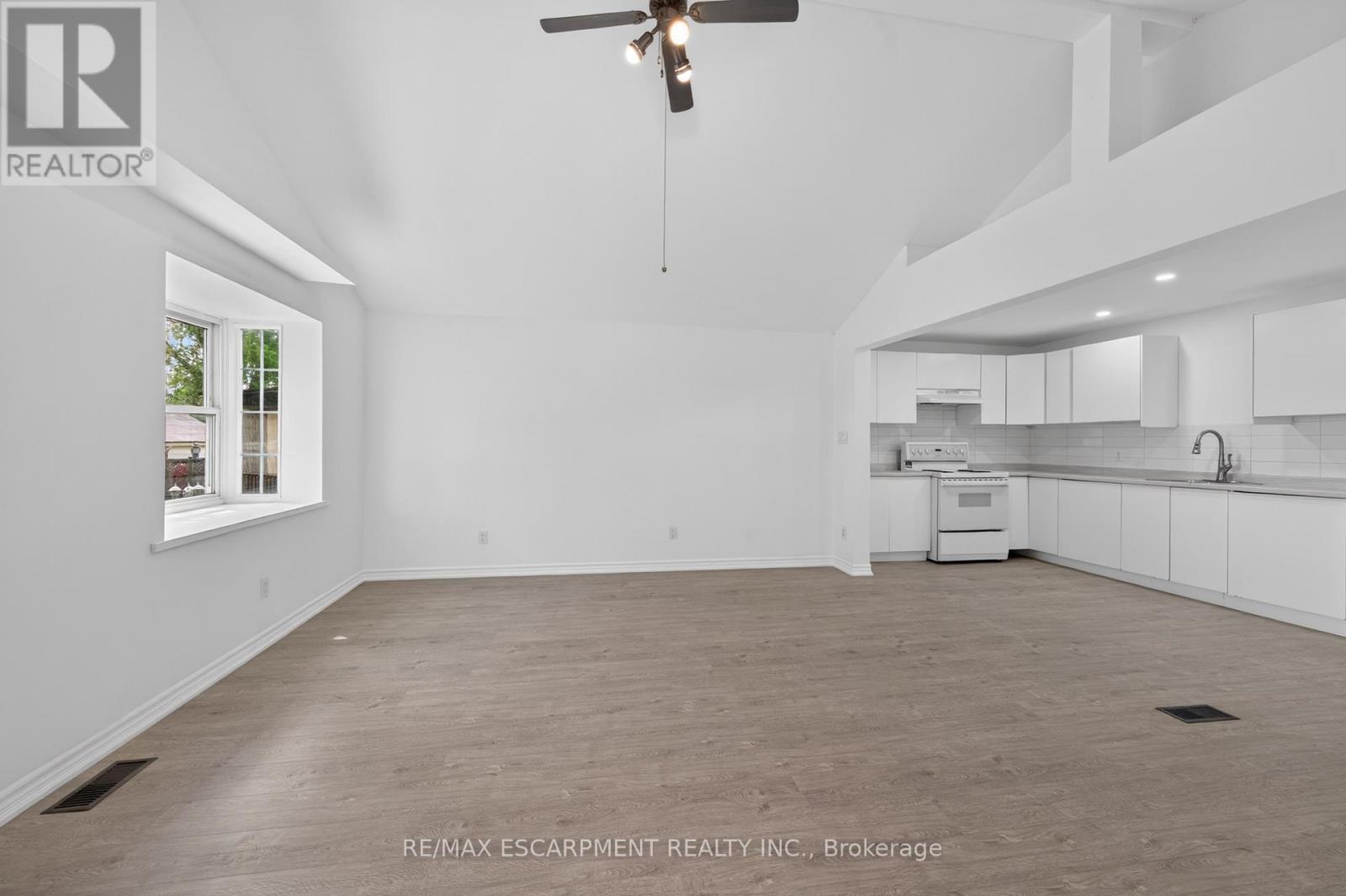 584 WATERLOO STREET - 31