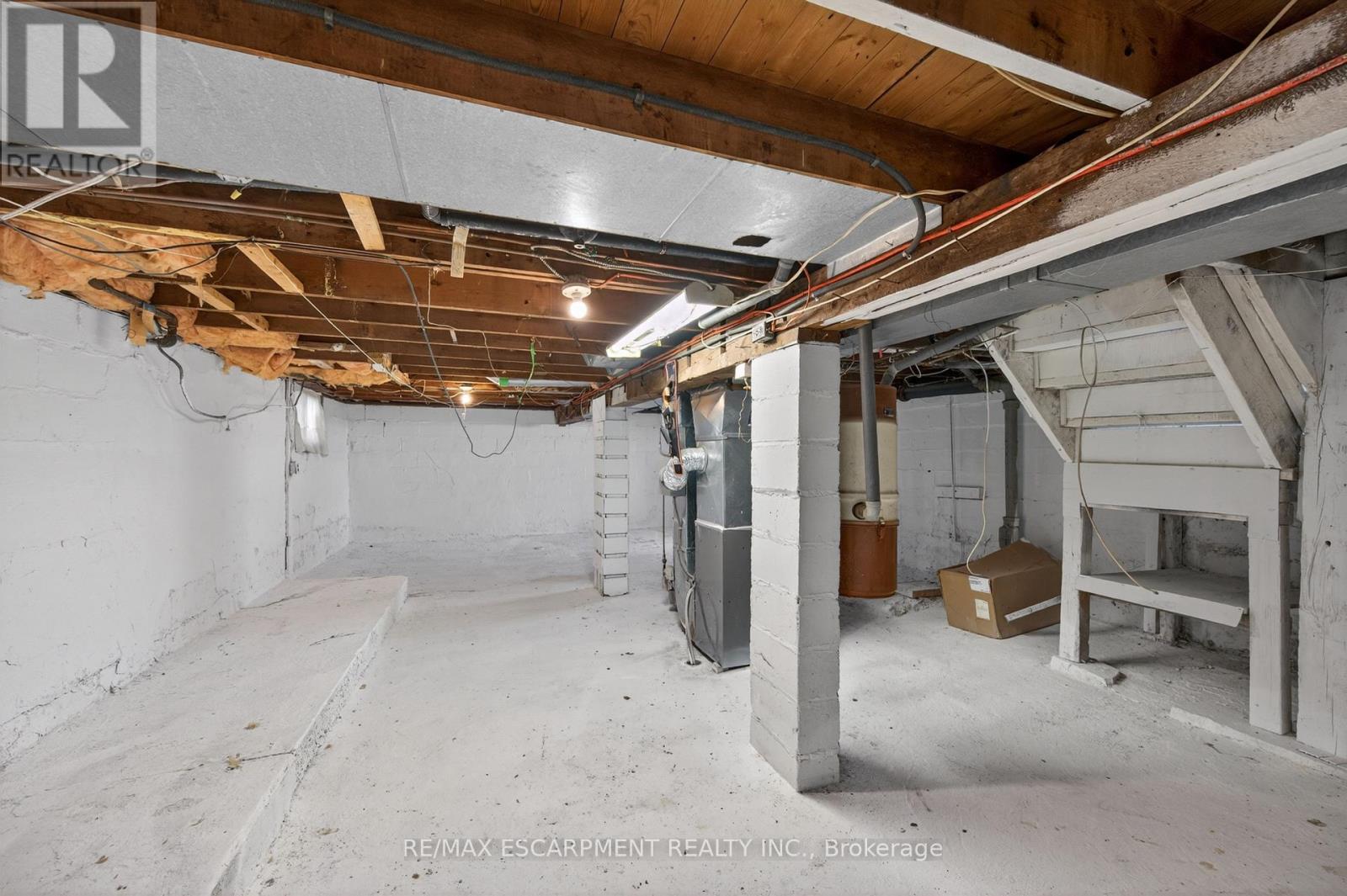 584 WATERLOO STREET - 34