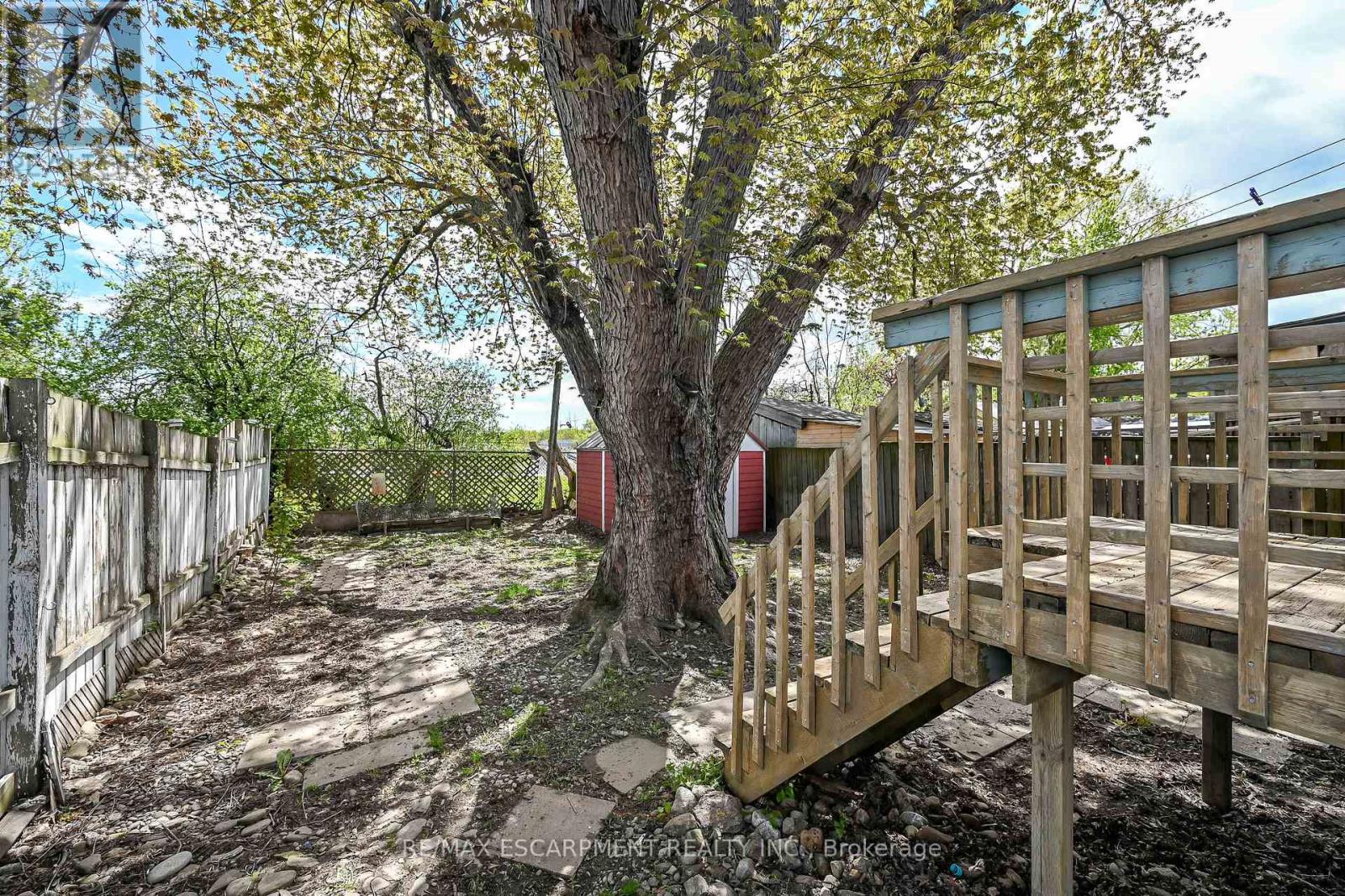 584 WATERLOO STREET - 36