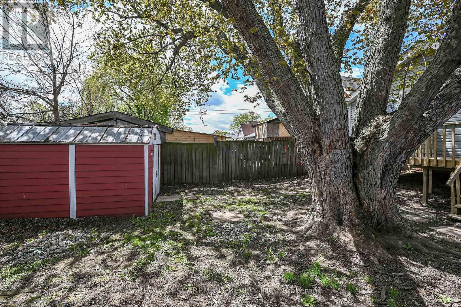 584 WATERLOO STREET - 38