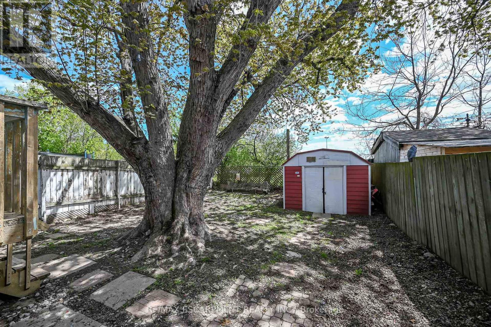 584 WATERLOO STREET - 41