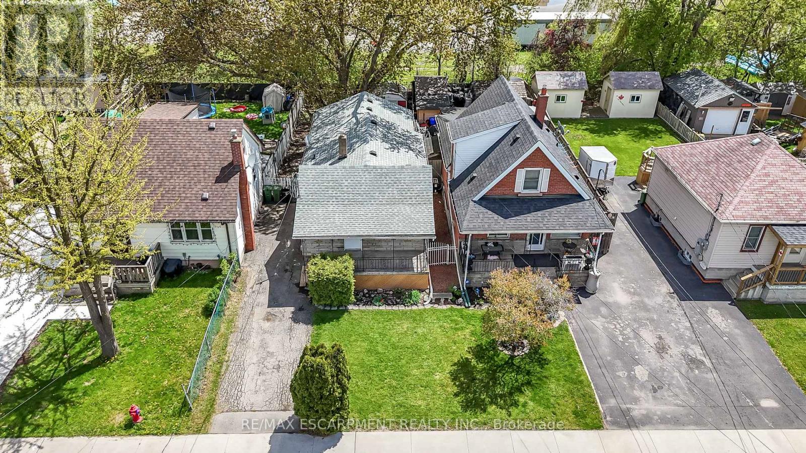 584 WATERLOO STREET - 42