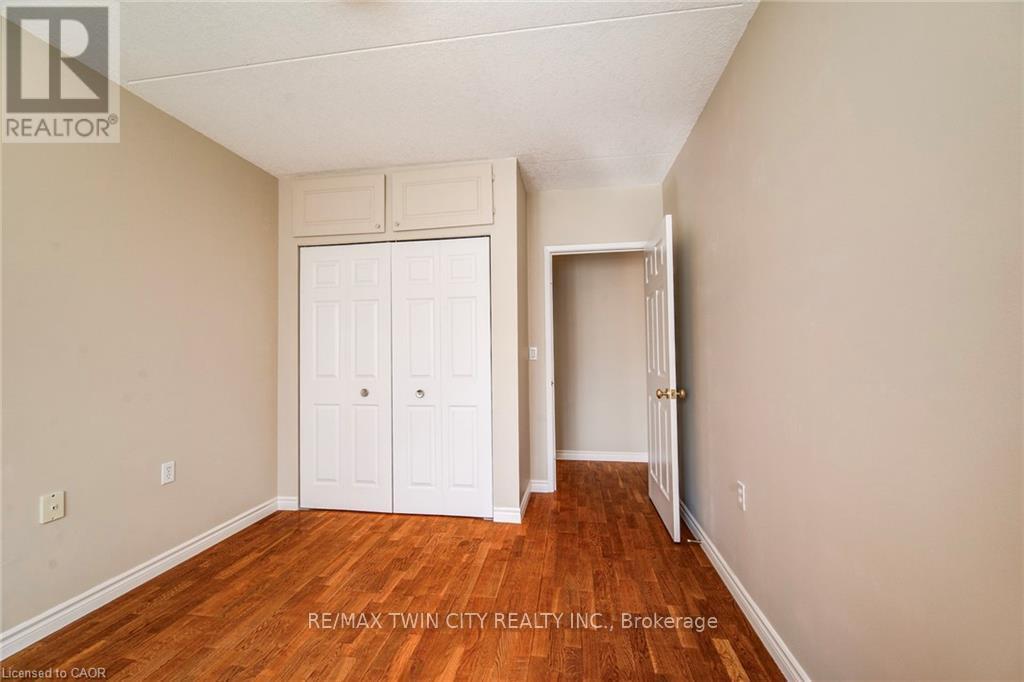 #507 405 ERB STREET W - 20