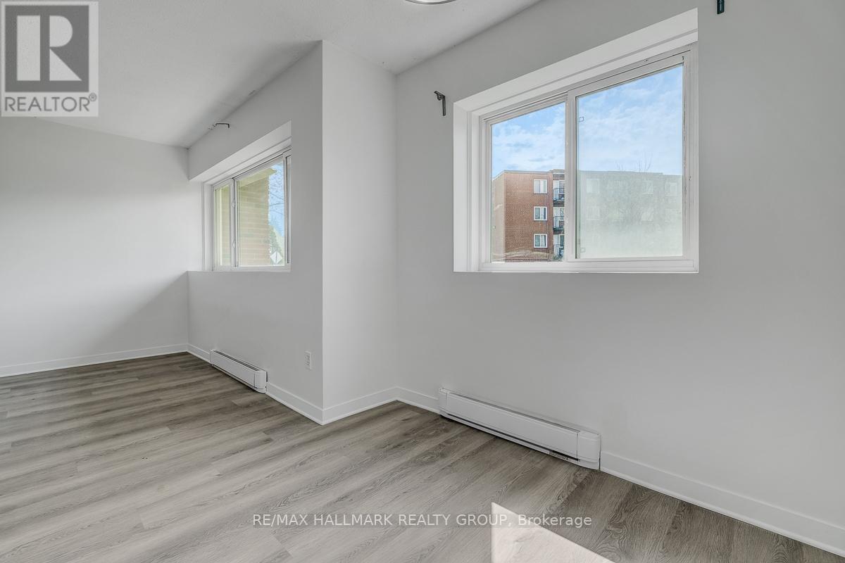 #105A 2041 ARROWSMITH DRIVE - 12