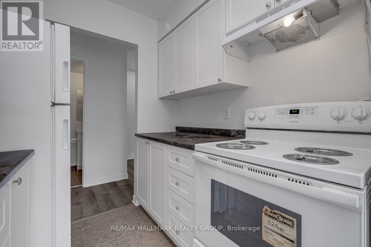 #105A 2041 ARROWSMITH DRIVE - 13