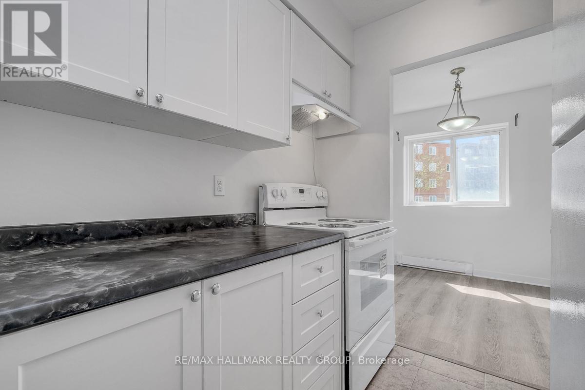 #105A 2041 ARROWSMITH DRIVE - 15