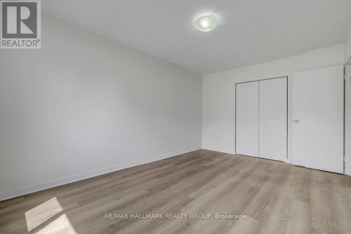 #105A 2041 ARROWSMITH DRIVE - 19