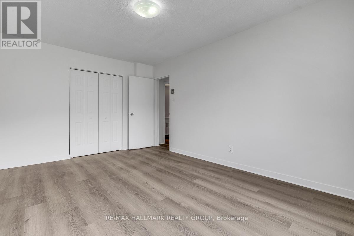 #105A 2041 ARROWSMITH DRIVE - 18