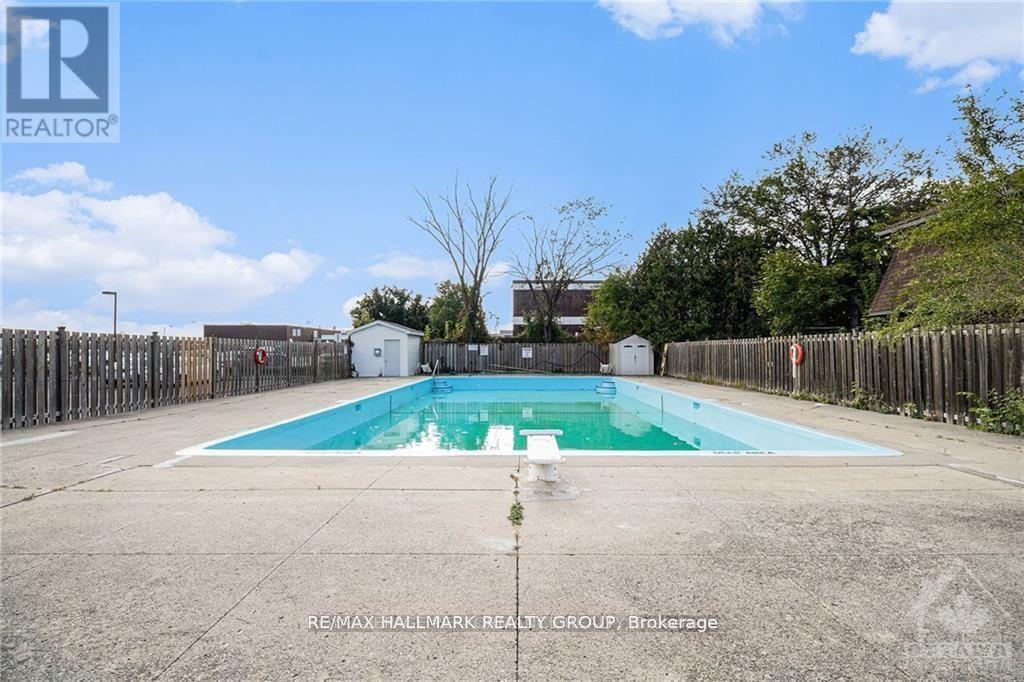 #105A 2041 ARROWSMITH DRIVE - 24