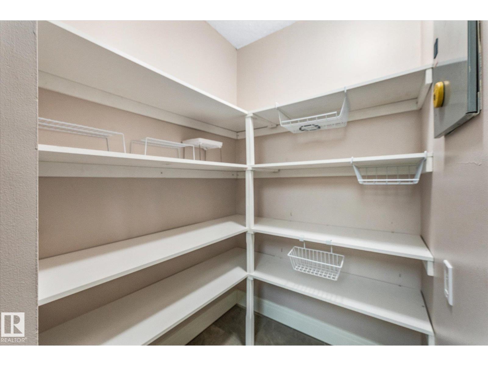 #26 2115 118 ST NW - 28