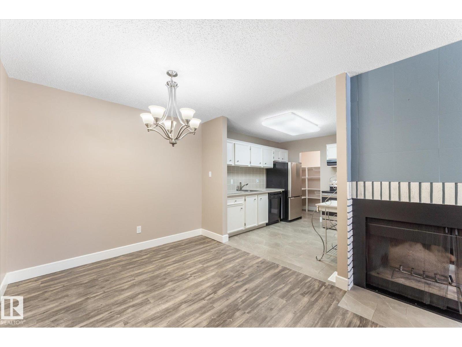#26 2115 118 ST NW - 21