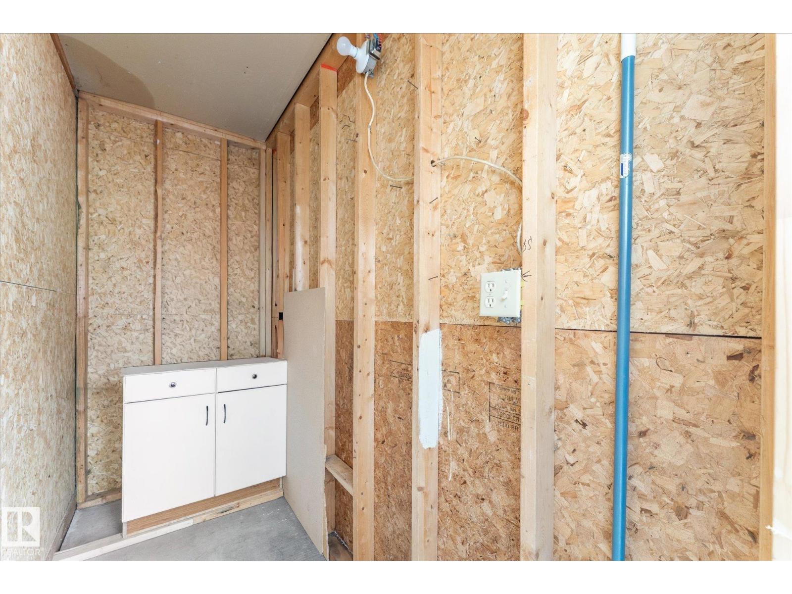 #26 2115 118 ST NW - 40