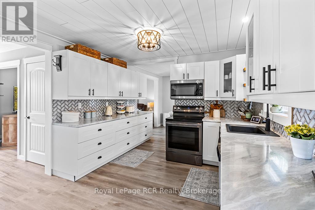 453 8TH A AVENUE E - 15
