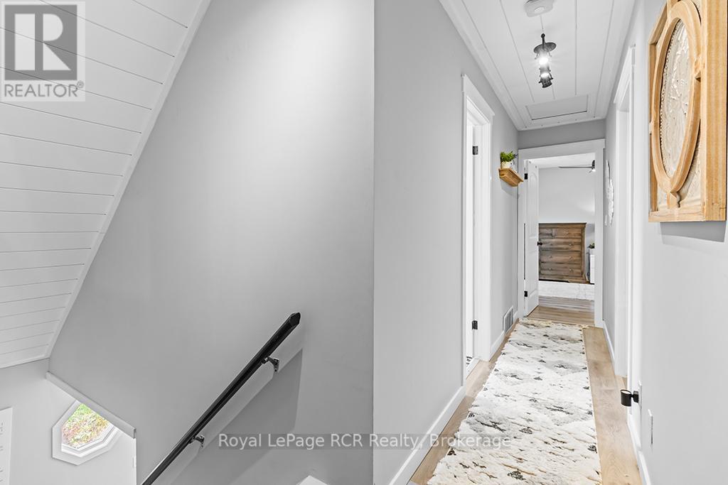 453 8TH A AVENUE E - 21