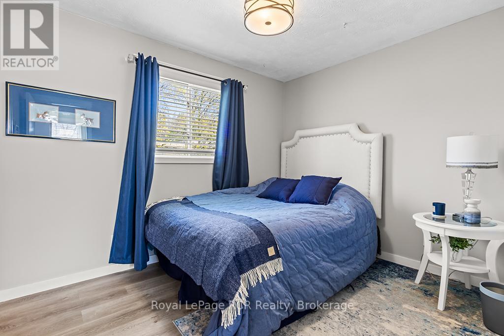 453 8TH A AVENUE E - 24