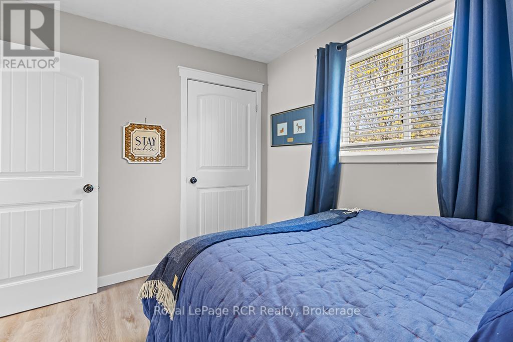 453 8TH A AVENUE E - 25