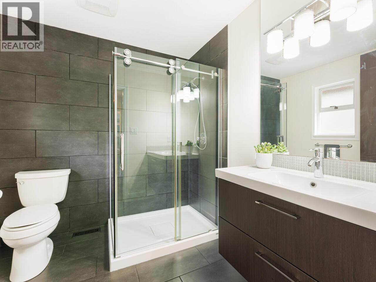 4426 MARINE DRIVE — photo 2