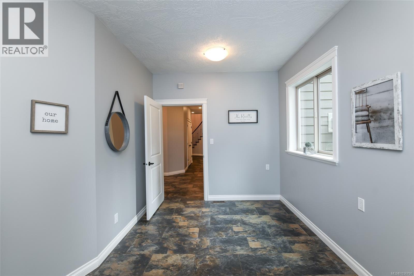 1331 Hudson Rd - 55